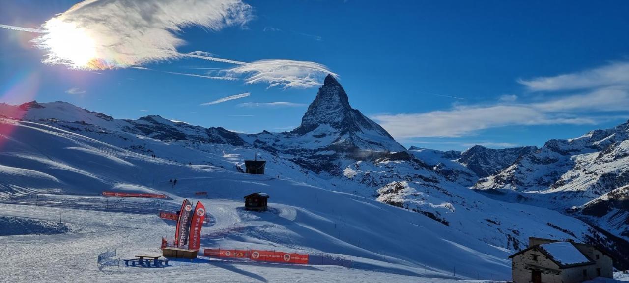 Appartement Au Centre De Zermatt Exterior photo